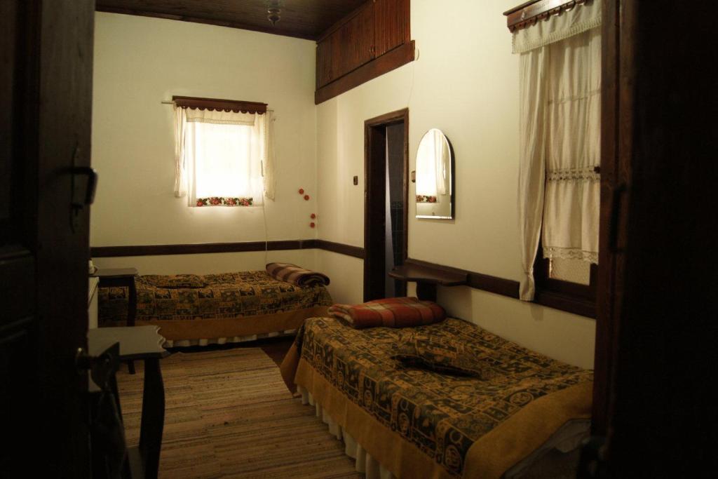 Haci Abdullahlar Konagi Hotel Mudurnu Kamer foto